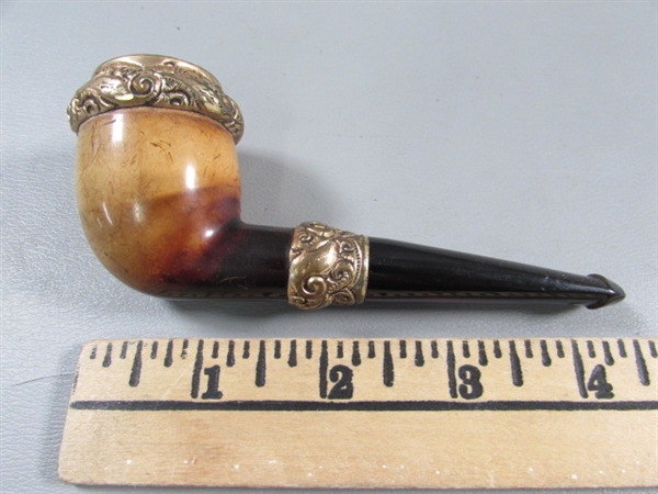 VINTAGE MEERSCHAUM PIPE W/CASE & OTHER VINTAGE PIPES & CIGARETTE HOLDER