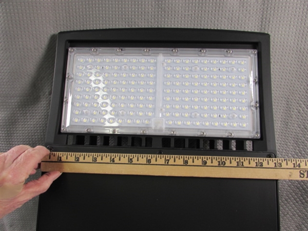 NEW LED SHOEBOX LIGHT