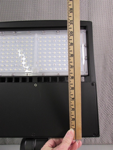 NEW LED SHOEBOX LIGHT