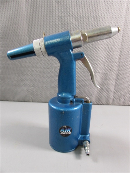 AIR POWERED HYDRAULIC RIVET GUN