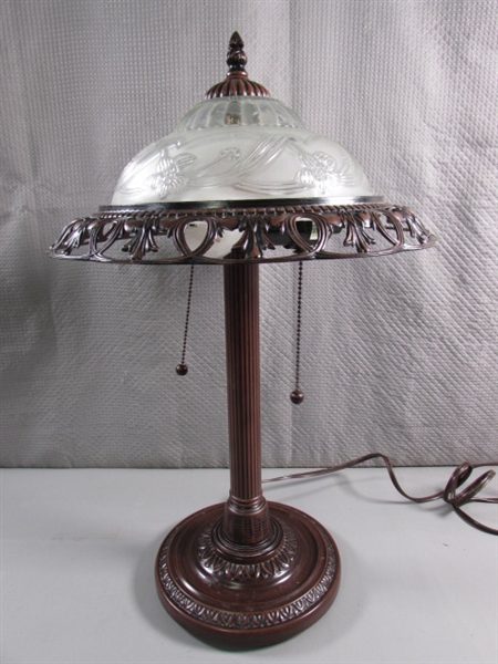 METAL TABLE LAMP W/GLASS SHADE