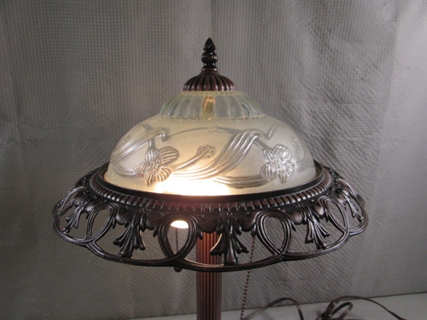 METAL TABLE LAMP W/GLASS SHADE