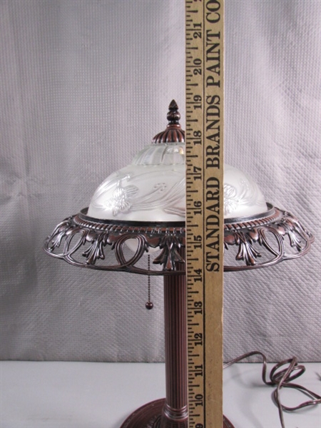 METAL TABLE LAMP W/GLASS SHADE