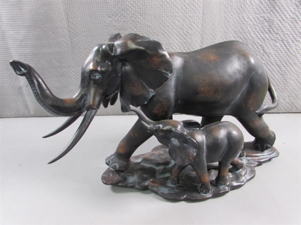 METAL LOOK ELEPHANT & BABY STATUE - RESIN