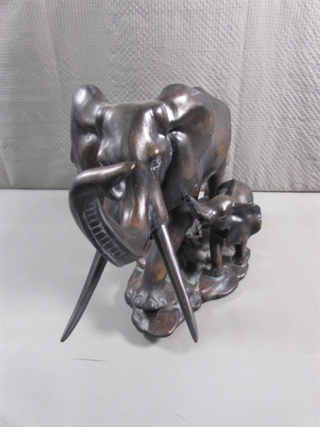 METAL LOOK ELEPHANT & BABY STATUE - RESIN