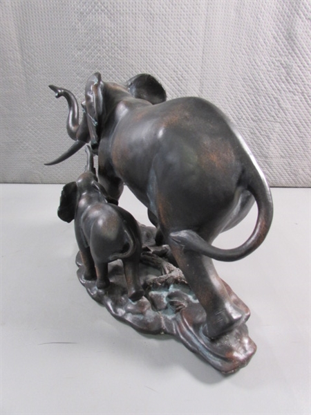 METAL LOOK ELEPHANT & BABY STATUE - RESIN