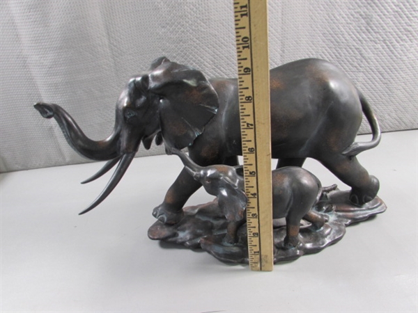 METAL LOOK ELEPHANT & BABY STATUE - RESIN