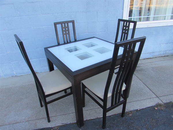 ITALIAN EXTENDABLE GLASS TOP DINING TABLE W/4 CHAIRS