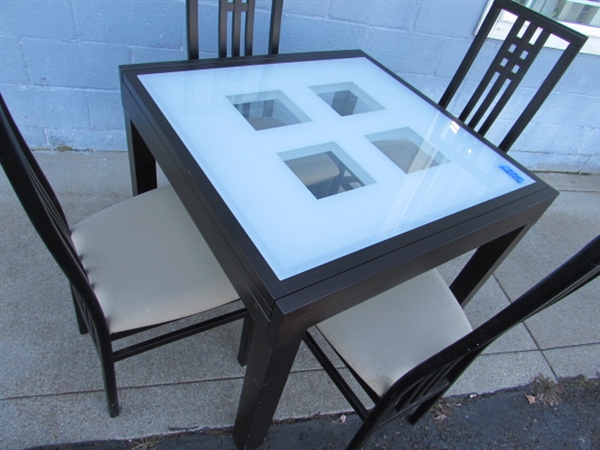 ITALIAN EXTENDABLE GLASS TOP DINING TABLE W/4 CHAIRS