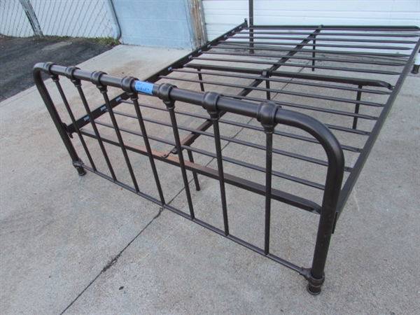 FULL SIZE METAL BED FRAME