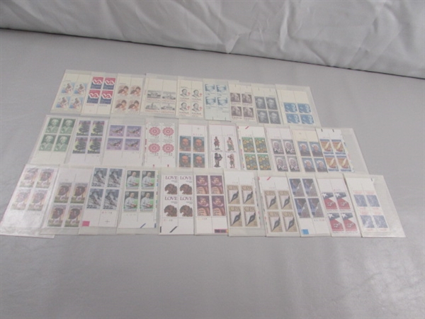 15 & 22 CENT US POSTAGE STAMP BLOCKS IN GLASSINE ENVELOPES-UNUSED