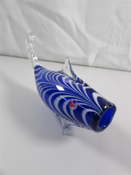 HAND BLOWN GLASS FISH W/OPEN MOUTH STATUE