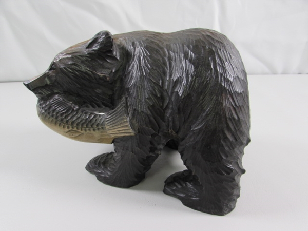 SMALL HAND CARVED WOODEN BEAR