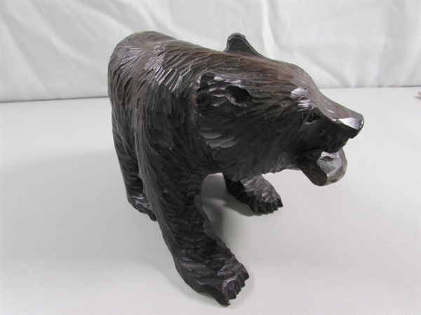 SMALL HAND CARVED WOODEN BEAR