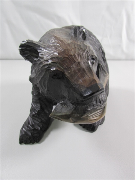 SMALL HAND CARVED WOODEN BEAR