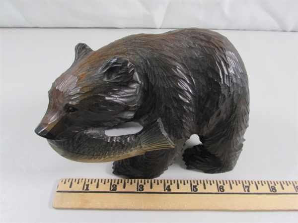 SMALL HAND CARVED WOODEN BEAR