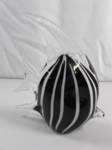 HAND BLOWN BLACK & WHITE GLASS ANGEL FISH