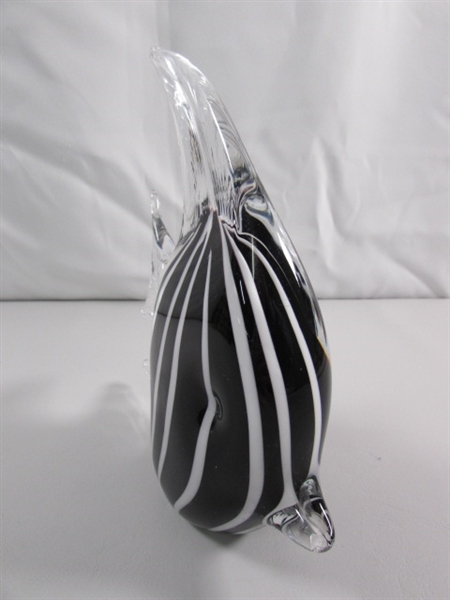 HAND BLOWN BLACK & WHITE GLASS ANGEL FISH