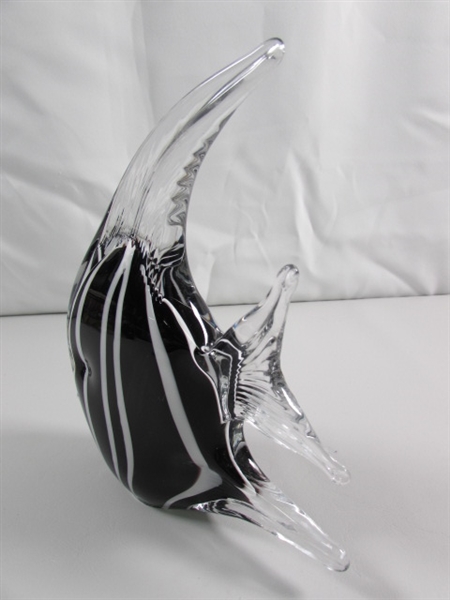 HAND BLOWN BLACK & WHITE GLASS ANGEL FISH