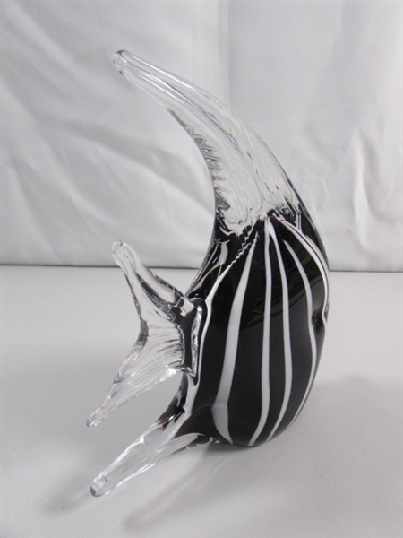 HAND BLOWN BLACK & WHITE GLASS ANGEL FISH