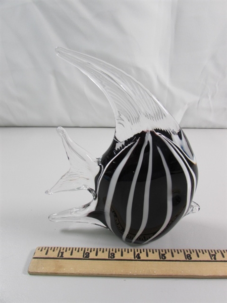 HAND BLOWN BLACK & WHITE GLASS ANGEL FISH