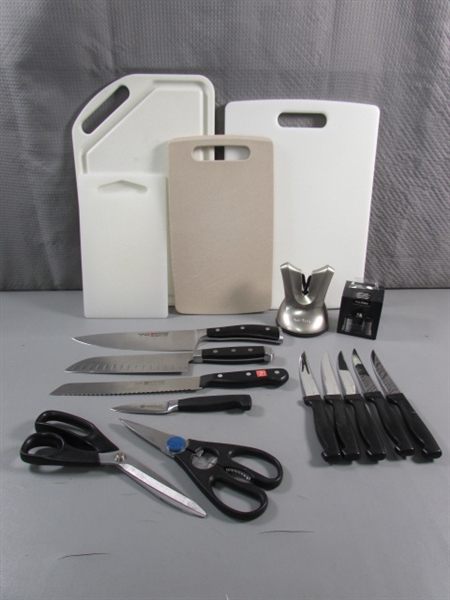 KITCHEN KNIVES, SHARPENER & CUTTING BOARDS