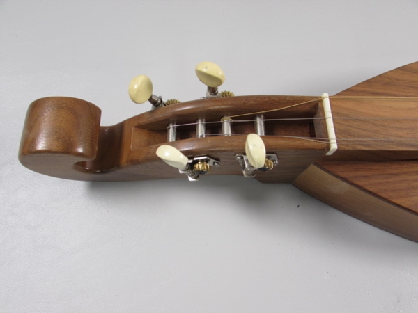 DULCIMER IN HARD CASE