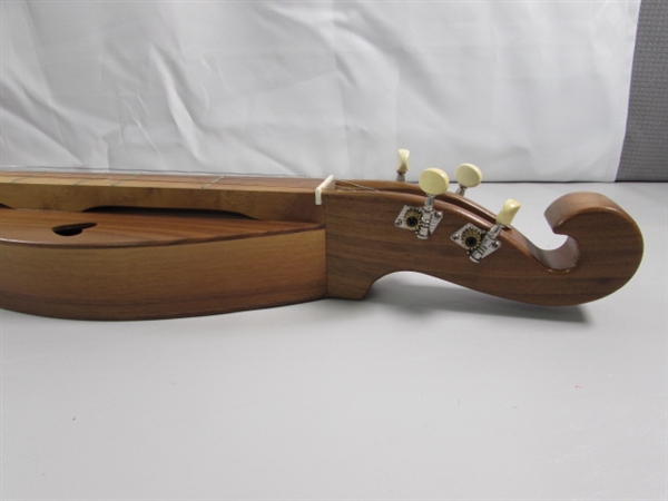 DULCIMER IN HARD CASE