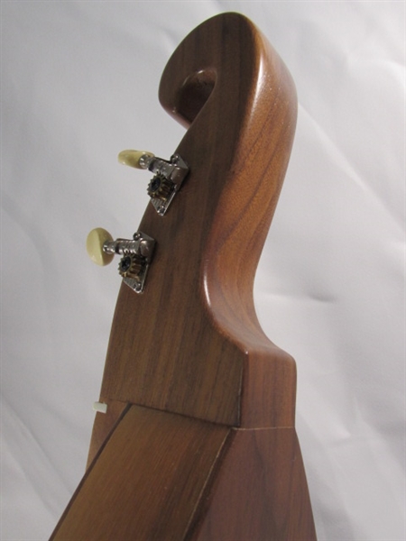 DULCIMER IN HARD CASE