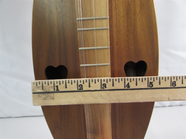 DULCIMER IN HARD CASE