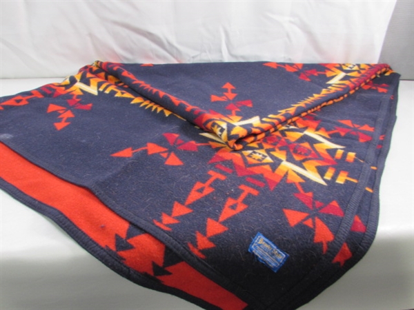 PENDLETON BEAVER STATE WOOL BLANKET - DK BLUE/RED REVERSIBLE