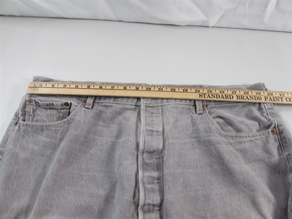 4 PAIR MENS JEANS 40-42 WAIST