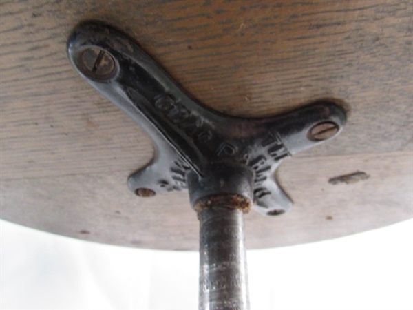 ANTIQUE OAK ADJUSTABLE PIANO STOOL W/GLASS & METAL CLAW FEET - NEEDS REPAIR