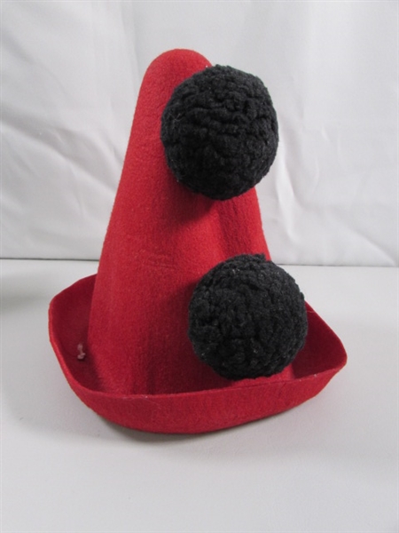 FELT MICKEY HAT W/EARS & FRENCH CLOWN HAT