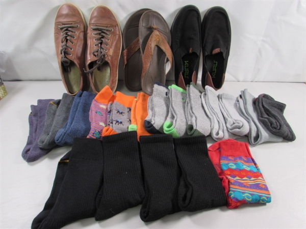 MEN'S CASUAL SHOES (SZ 9-9.5) & SOCKS