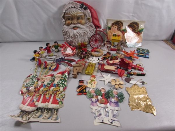 COLLECTION OF VINTAGE CHRISTMAS ORNAMENTS