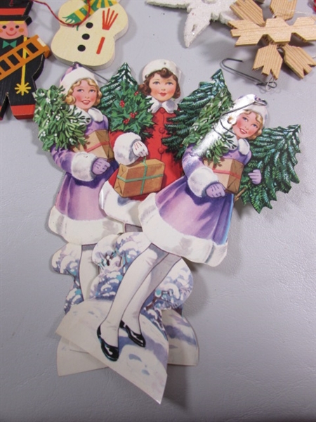 COLLECTION OF VINTAGE CHRISTMAS ORNAMENTS