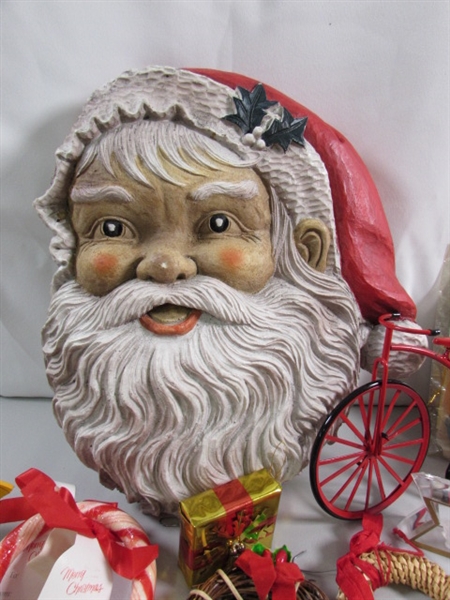 COLLECTION OF VINTAGE CHRISTMAS ORNAMENTS