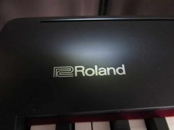 ROLAND FP-30 DIGITAL PIANO W/BENCH & STAND