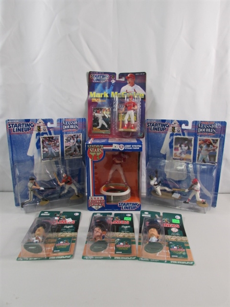 BASEBALL FIGURES & BOBBLE HEADS - NEW