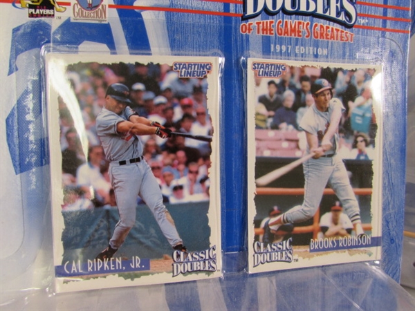 BASEBALL FIGURES & BOBBLE HEADS - NEW