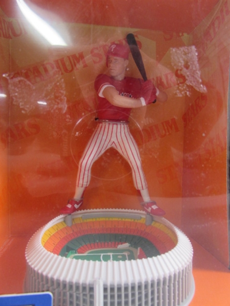 BASEBALL FIGURES & BOBBLE HEADS - NEW