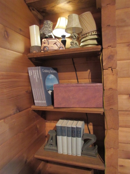 VINTAGE BOOKS, DECOR, ACCENT LAMPS