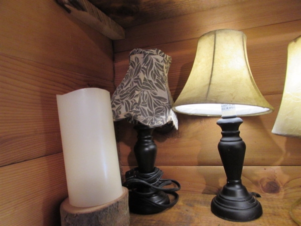 VINTAGE BOOKS, DECOR, ACCENT LAMPS