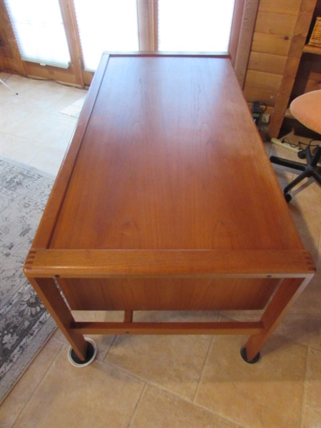 TEAK OFFICE DESK W/DOVETAILED DRAWERS & OFFICE CHAIR