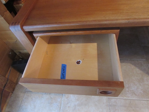 TEAK OFFICE DESK W/DOVETAILED DRAWERS & OFFICE CHAIR