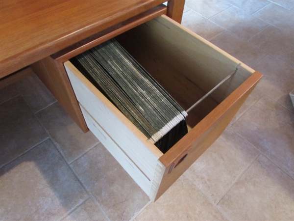 TEAK OFFICE DESK W/DOVETAILED DRAWERS & OFFICE CHAIR