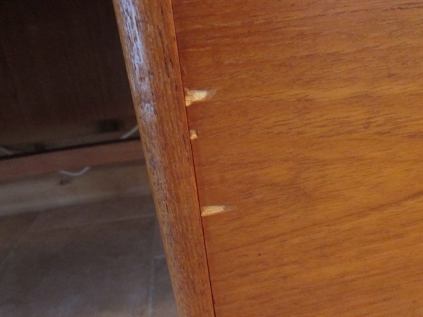 TEAK OFFICE DESK W/DOVETAILED DRAWERS & OFFICE CHAIR