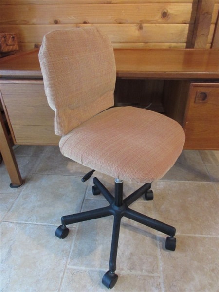 TEAK OFFICE DESK W/DOVETAILED DRAWERS & OFFICE CHAIR