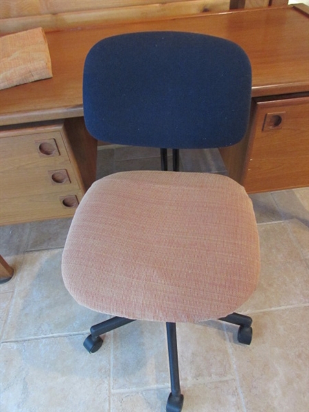 TEAK OFFICE DESK W/DOVETAILED DRAWERS & OFFICE CHAIR